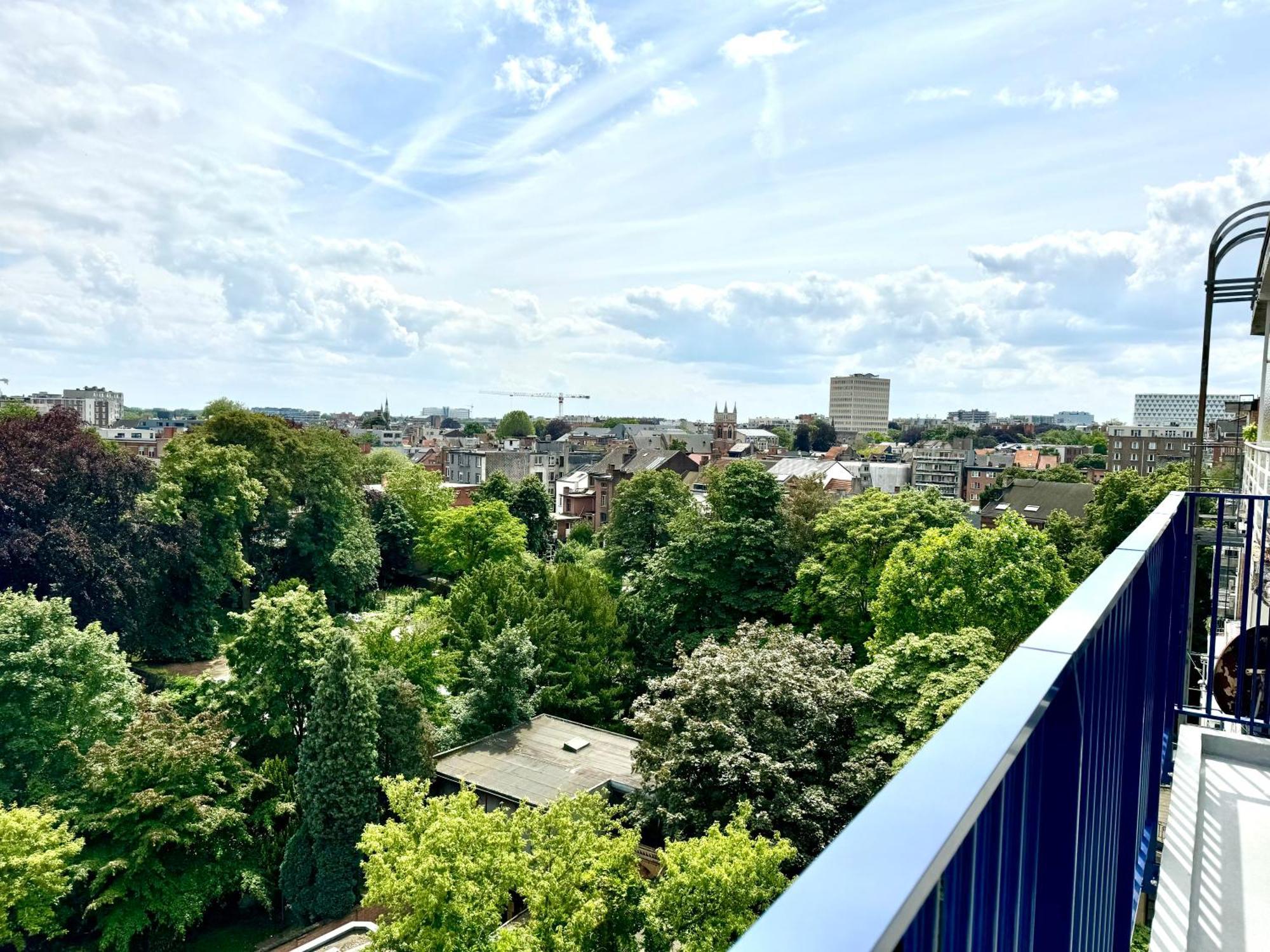Belga 3 Bedrooms. Appartement *